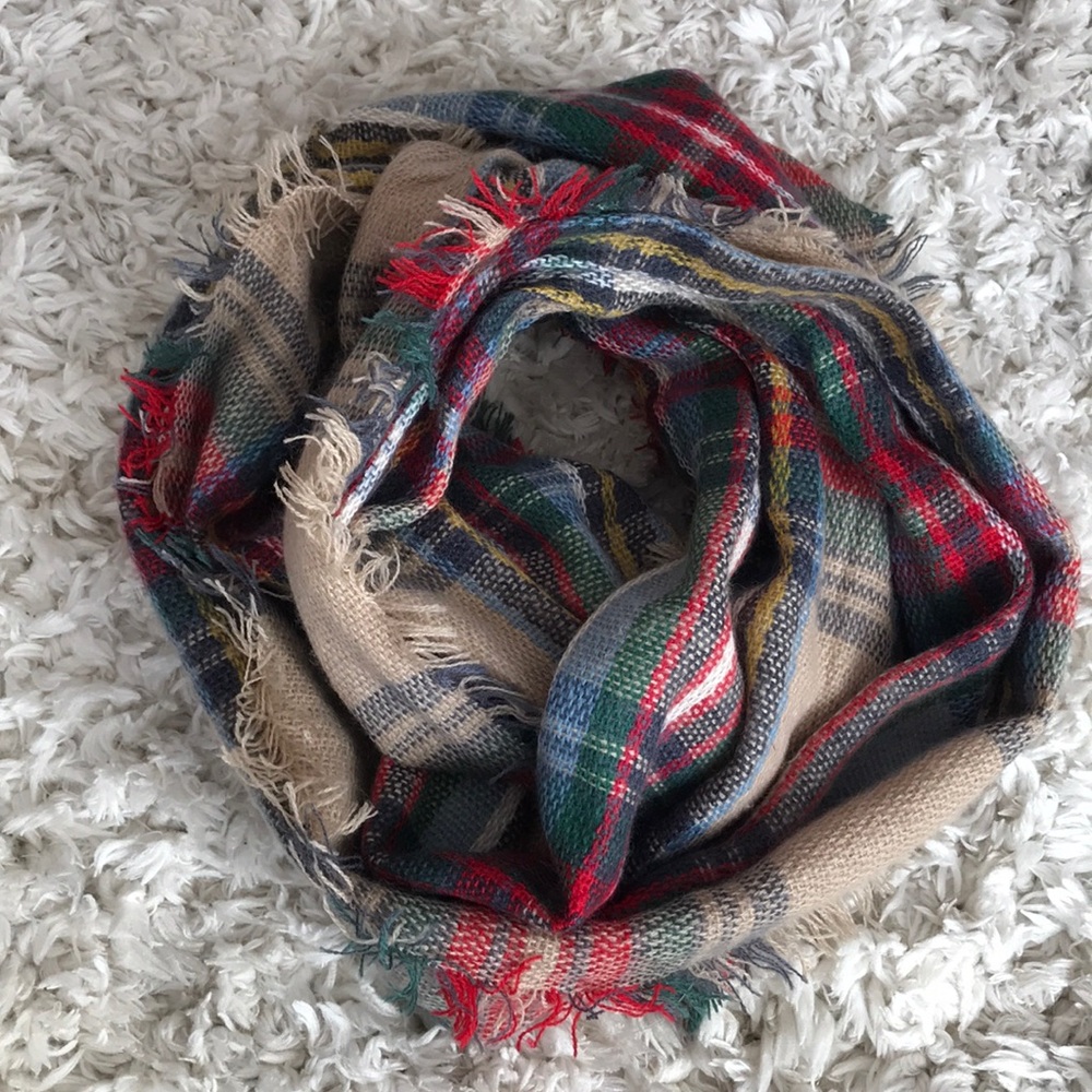 Checkered Soft Infinity Scarf